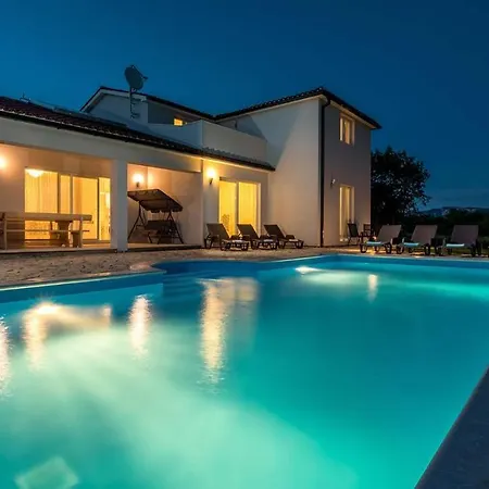 Luxury Dream With Private Pool For A High Level Of Privacy 别墅 *